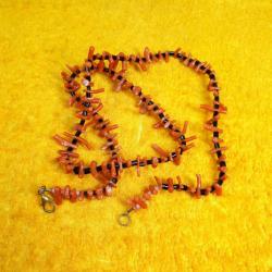 RETRO SİYAH CAM BONCUKLU MERCAN GERDANLIK