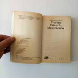 MODERN DÜNYADA MÜSLÜMANLAR (2. EL)