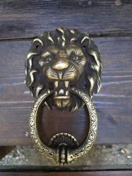 PİRİNÇ ASLAN KAPI TOKMAĞI