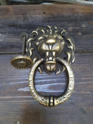 PİRİNÇ ASLAN KAPI TOKMAĞI