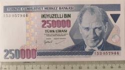 7.EMİSYON 3.TERTİP 250.000 TÜRK LİRASI I53057944 SERİ NUMARALI KAĞIT PARA ÇİL