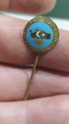 R16---BAYRAKLI TÜRKİYE HARİTALI ESKİ ROZET