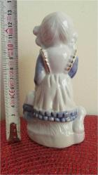 RUSYA 1980'LERDEN VİNTAGE PORSELEN BİBLO, ŞAŞKINLIKTAN AĞZI AÇIK KALMIŞ ANNE, KÜÇÜK KIZ VE KÖPEK 13 CM