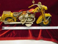 KOLEKSİYON OBJESİ  EL İŞÇİLİĞİ ''TRIUMPH'' MOTORSİKLET(1:30 ölçekte).ÇOK KALİTELİ VE SAĞLAM METAL ÜRÜN 782