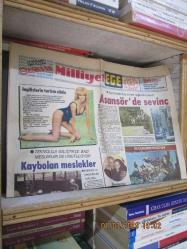 MİLLİYET EGE GAZETESİ 27 ARALIK 1981 ASANSÖR'DE SEVİNÇ KAYBOLAN MESLEKLER HALLAÇLIK VE KEÇECİLİK DE YOK OLDU FERRAN ÖĞRETMENİN TEK TUTKUSU ÇİÇEKLER