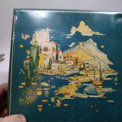 ÇY6-----BATI ALMANYA ÜRETİMİ BALIKÇI KÖYÜ RESİMLİ ESKİ TENEKE KUTU