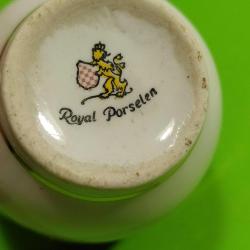 P7--KULLANILMIŞ TABAKSIZ YAŞLI ROYAL PORSELEN KAHVE FİNCANI