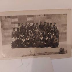 KRT97----BEYAZ YAKALI KIZ ÖĞRENCİLER HATIRA FOTOĞRAFI