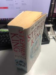 THE NO.1 BESTSELLER STEPHEN KING - THE DAY THAT CHANGED THE WORLD 11.22.63 WHAT IF YOU COULD CHANGE IT BACK? - HODDER 2011 - DİKKAT ÇOK HAFİF RUTUBET YEMİŞ FOTOLARA İYİ BAKALIM...