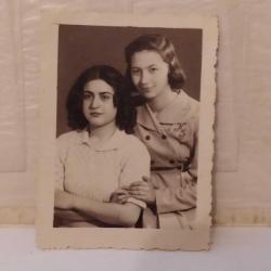 KRT98---STÜDYO FOTOĞRAFI ---1944 GENÇ HANIMLAR FOTO MARMARA ÇARŞIKAPI