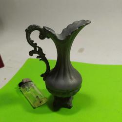 P57-----ZİN METAL KÜÇÜK BOY DEKORLUK YAŞLI SÜRAHİ