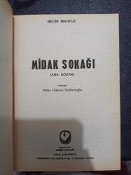 Midak Sokağı - Necib Mahfuz -  Sabah Yayınları - Türkçe Kitap