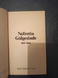 Mavi Boncuk Dizisi - Nefretin Gölgesinde - Erin Ross - Sayı:1 - Türkçe Kitap - Tay Yayınları -