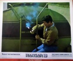 Hangar 18 Filmi Lobi Kartı No:2 Lobby Cards Read The Bantam Book Parental Guidance Suggested 25x20 cm