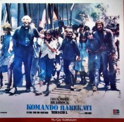 Efemera - Komando Harekatı Filmi Lobi Kartı No:7 Lobby Cards Chuck Norris Braddock Film Pop Yönetmen: Aaron Norris Aki Aleong Yehuda Efroni 25x20 cm - kitantik - kitaLog