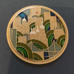 MDL12-----SSCB SOVYETLER BİRLİĞİ DÖNEMİ KİEV SİMGELİ PLASTİK ÇERÇEVELİ ALÜMİNYUM MASA SÜSÜ