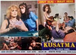 Kuşatma Filmi Lobi Kartı No:6 Lobby Cards Yılmaz Duru Umut Ulaş Bulut Aras Deniz Erkanat Fatoş Sezer Necati Er Alev Altın Hüseyin Peyda 34x24 cm