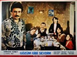 Gözüm Gibi Sevdim Filmi Lobi Kartı No:2 Lobby Cards Gökhan Güney Özlem Onursal Şemsi İnkaya Suna Pekuysal Kazım Kartal Feri Cansel Sümer Tilmaç Nazan Ayaz Erdinç Akbaş Oya Başar 25x18 cm