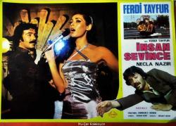İnsan Sevince Filmi Lobi Kartı No:2 Lobby Cards Ferdi Tayfur Necla Nazır Renkli Yönetmen : Osman F. Seden Emek Film 34x24 cm