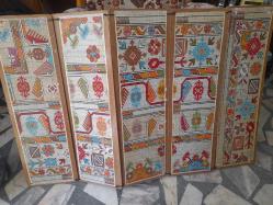 KARELİ KAĞIDA ÇİZİLMİŞ KİLIM MOTİFLERİ PANOSU