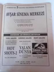 Sinema Gazetesi - 23 Ekim 1993 - Sayı 8 - Sharon Stone Fotoğrafı - Silver Gösterimde - Willlam Baldwin- Philippe Noyce - Tom Berenger- Temel İçgüdü - Amerikalı - Şener Şen - Lale Mansur