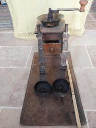 Antika - OSMANLI DÖNEMİ AHŞAP OTURAK KAHVE ÖĞÜTME MAKİNESİ - kitantik - kitaLog