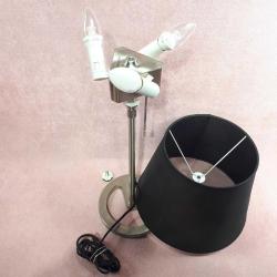 IKEA NYFORS YÜKSEKLİĞİ VE IŞIĞI AYARLANABİLİR METAL KAİDELİ , SİYAH ŞAPKALI MODERN TASARIM ABAJUR