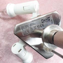 IKEA NYFORS YÜKSEKLİĞİ VE IŞIĞI AYARLANABİLİR METAL KAİDELİ , SİYAH ŞAPKALI MODERN TASARIM ABAJUR