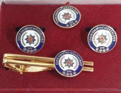 İzmir Emniyet Müdürlüğü Polis Rozet Kravat İğnesi , Kol Düğmesi Seti  Kadife Kutusunda