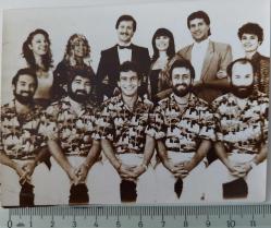 ESKİ DÖNEM BEDİA AKARTÜRK-AHMET ÖZHAN-NECO-UZAYLI ZEKİYE VE DİĞER SANATÇILARIN FOTOĞRAFI BB2RR ÇOK NADİRDİR