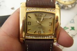 CROSS   MARKA KOL SAATİ DETAYLAR ACIKLAMADA  (( YUKARI RAF KUTU