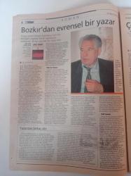 Radikal Kitap Gazetesi - 30 Ağustos 2002 - Sayı 76 - Şebnem İşigüzel Fotoğrafı - Sarmaşık Romanı - Biri Bizi Gözetliyor - Cengiz Aytmatov-- Orhan Pamuk - Papirüs Mürekkep Tüy - Büyük Saat - Turgut Uyar - Rock Ve Müzik Vesikası