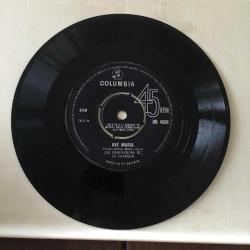 Les Compagnons De La Chanson - The Three Bells / Ave Maria / 45'lik