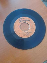 ZEKİ MÜREN - SOLSAN DA SARARSAN DA & ŞARAP MAHZENDE YILLANIR * 45'lik PLAK