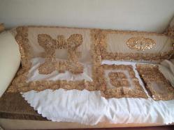 Antika - 15 PARÇA SÜTLÜ KAHVE TÜL ÜZERİNE PUL VE BONCUK İŞLİ SALON TAKIMI 11 ADET PEÇETE 2 ADET ÖRTÜ 1 ADET RUNNER 1 ADET BÜYÜK ÖRTÜ SIFIR - kitantik - kitaLog