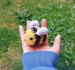 Amigurumi Arı anahtarlık