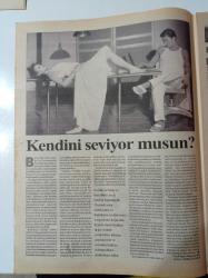 Cumhuriyet Dergi Gazetesi - 3 Şubat 2002 - Sayı 828 - Yine Halkı İncittiler- Enis Batur - Metin Üstündağ - Pazar Sevişgenleri - Leman 10 Yaşında - Hayatı Ertelememek İçin - Mazlum Çimen - Kendini Seviyor Musun -- Sel Yayıncılık