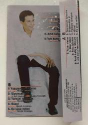 Mustafa Yıldızdoğan Artık Kafaya Takmam Kaseti, Yarmı Dedim, Hep Yalan, Koca Gözlüm, Artık Kafaya Takmam, İşte Buna Yanıyorum, Yaşıyorum Öylesine, Diyemedim Ki, Türküm Türkiyem, Güzel, Ey Yüce Millet