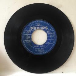 The Spotnicks / Johnny Guitar - Happy Guitar / Turkey 1964 / 45'lik / *pop rock*