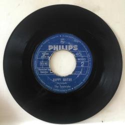 The Spotnicks / Johnny Guitar - Happy Guitar / Turkey 1964 / 45'lik / *pop rock*