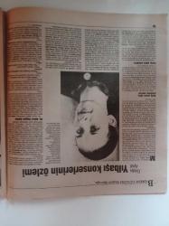 Cumhuriyet Dergi Gazetesi - 7 Ocak 1990 - Sayı 200 - Jodie Foster- İki Film Tek Çeşitleme Şizofreniye Övgü-   Alfa Romeo- Armağanlı Bulmaca - Yaşlı Kıta'nın Genç Umutları - Haftanın Konuğu Behiye Beya Dayan Hayat - Berlin Duvarı - Melih Kibar - İyi Bir Takipçi Misiniz