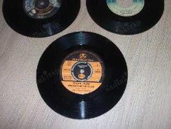 İLHAN İREM/ BİRLEŞSİN BÜTÜN ELLER-BAZEN NEŞE BAZEN KEDER/ 45'LİK PLAK