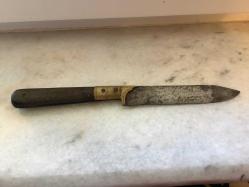 LOT.16 » AHŞAP PİRİNÇ SAPLI ÇOK ESKİ BIÇAK....