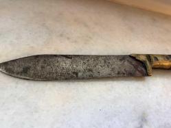 AHŞAP PİRİNÇ SAPLI ÇOK ESKİ BIÇAK....