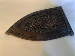 LOT.13 » ANTİKA DEMİR ÜTÜ  ALTLIĞI  - SOVYET DÖNEMİ 1960 İMALATI