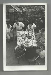 1965 SENESİ ÜSTTEN BAKIŞ BİR ÇAY SAATİ FOTOĞRAFI...