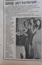 Gazino Reklamları Gazetesi Yıl:1980-Büyük Maksim Bebek Belediye Bülent Ersoy,Gönül Yazar,Ajda Pekkan,Sibel Egemen,Müjde Ar,Nesli Han,Seyyar Taner,Zeki Alasya Metin Akpınar,Şermin Can,Adnan Şenses,Genç Osman,Türkan Tanca,Berrin Özer,Ateş Böcekleri,Mine Koldaş,Enis Fisforoğku,Olcay Eren,Şükrü Birant,Nebahat Çehre,Sevinç Pekin,Asu Maralman,Jaklin,Adnan Şenses,Tülay Karaca,Banu Han,Gülistan Okan,Selçuk Ural,Nokta ile Virgül,Efruz,Serpil Nur,Erşan Erdura,Keriman Kara,Kenan Temiz,Berna Samir,Mine Mater,Serpil Örümcer,Hülya Süer,Huysuz Virjin gittiği yeri kurtarıyor haberi,Nükhet Duru Galatasaray ın 75.yıl balosunda