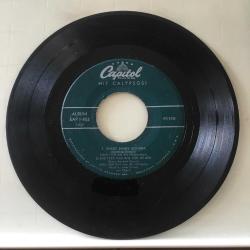 Hit Calypsos! - Calypso Blues / Rum And Coca Cola / Shake Shake Sonora / His Feet Too Big For De Bed / 45'lik EP