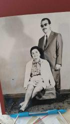 Fotoğraf- Mutlu Günlerin  Mesut hatıraları şahıs / kıyafet ailenin zevki  tahatturu şu dönen GÖLGELENEN dünyada