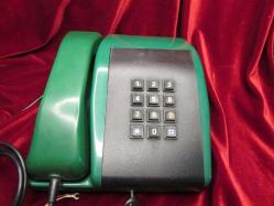 TELEFON ANTİKA 1980 LER.TELETAŞ MARKA YERLİ ÜRETİM TEMİZ KULLANMIŞ EV TELEFONUDUR.ÇALIŞIR DURUMDADIR 842